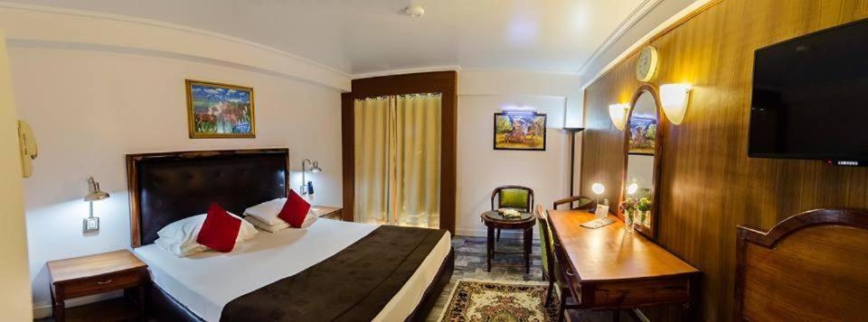 Hotel Galaxy Карачи Экстерьер фото
