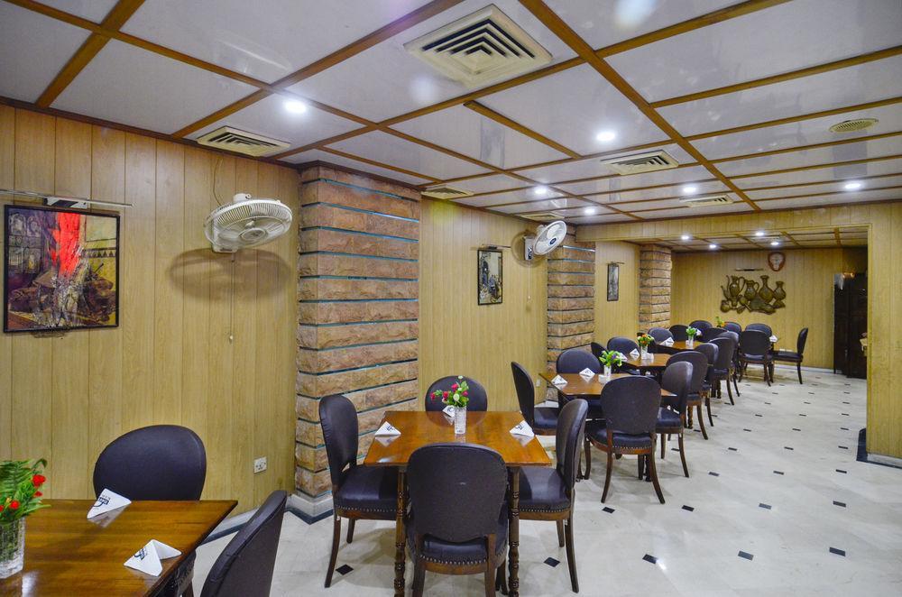 Hotel Galaxy Карачи Экстерьер фото